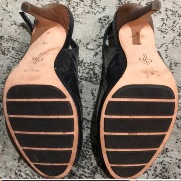 Cole Haan Patent Leather heel w/ Nike Air - Picture 4 of 5